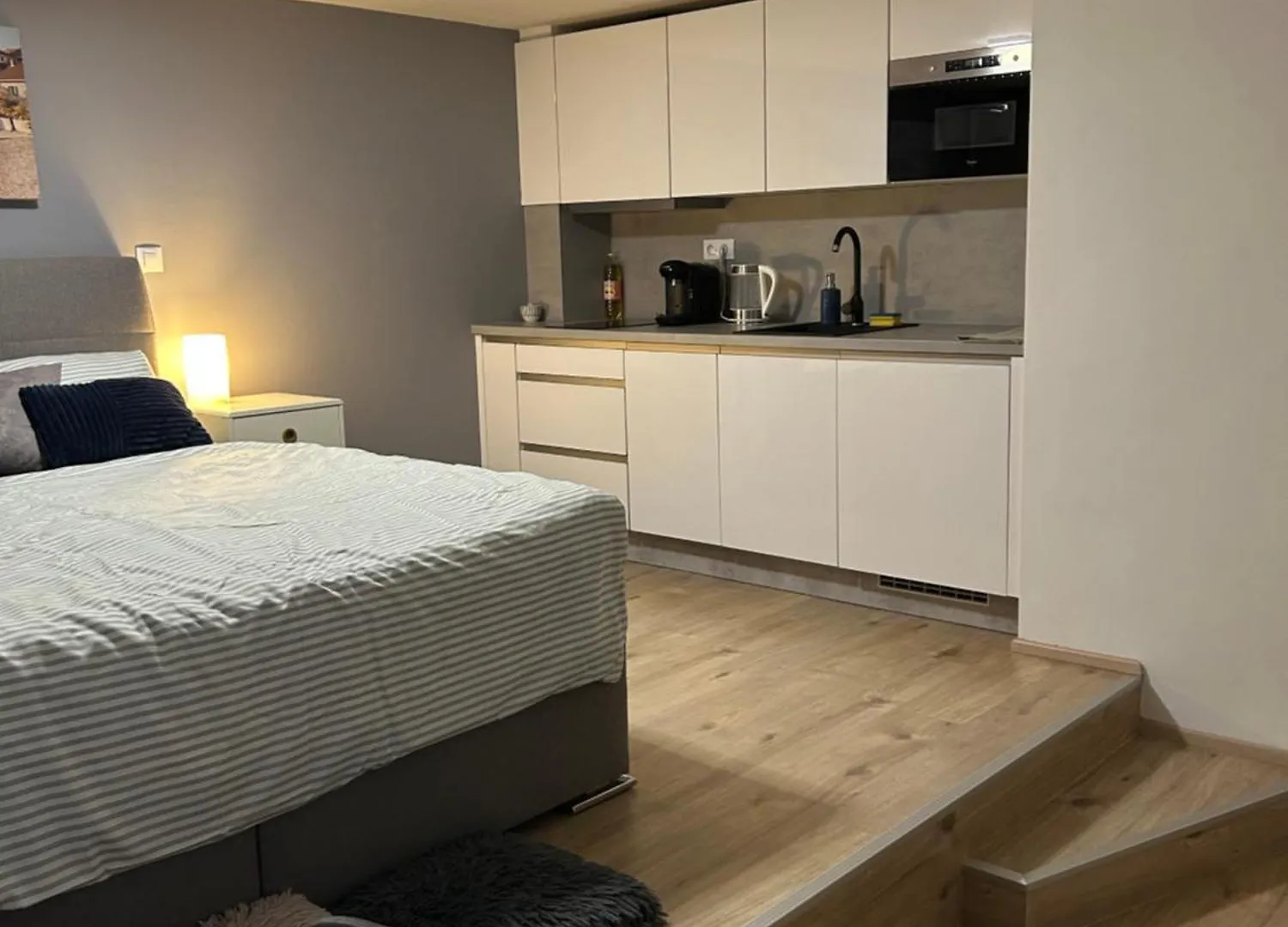 Romantic Apartment By The City Center Praga