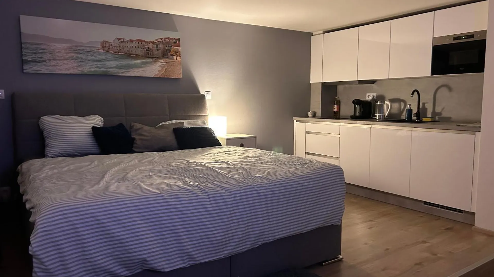 Romantic Apartment By The City Center Praga 0*,  República Checa