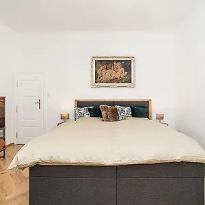 Newly Renovated 1-bed At Charles Bridge Prague