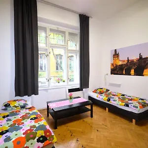 Travel&joy Backpackers Albergue