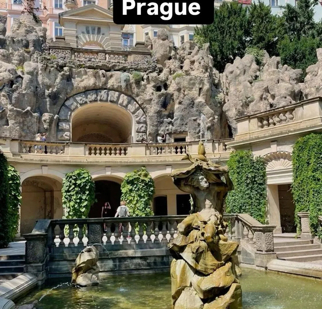 Romantic Apartment By The City Center Prague